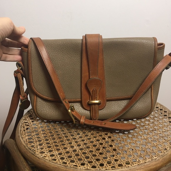 Dooney & Bourke Handbags - Vintage Dooney & Bourke crossbody bag